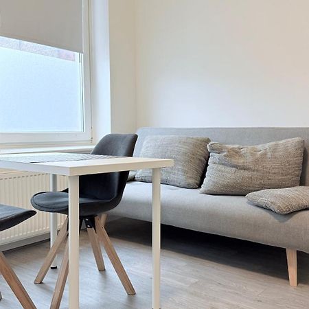 Studio-Apartments Fuer Monteure & Businessgaeste Zentral In Neumuenster Ngoại thất bức ảnh