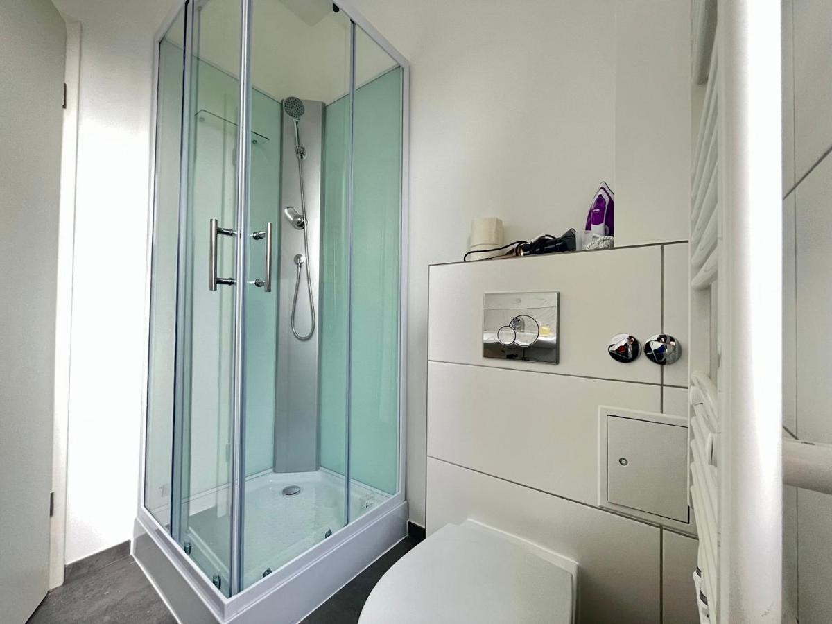 Studio-Apartments Fuer Monteure & Businessgaeste Zentral In Neumuenster Ngoại thất bức ảnh