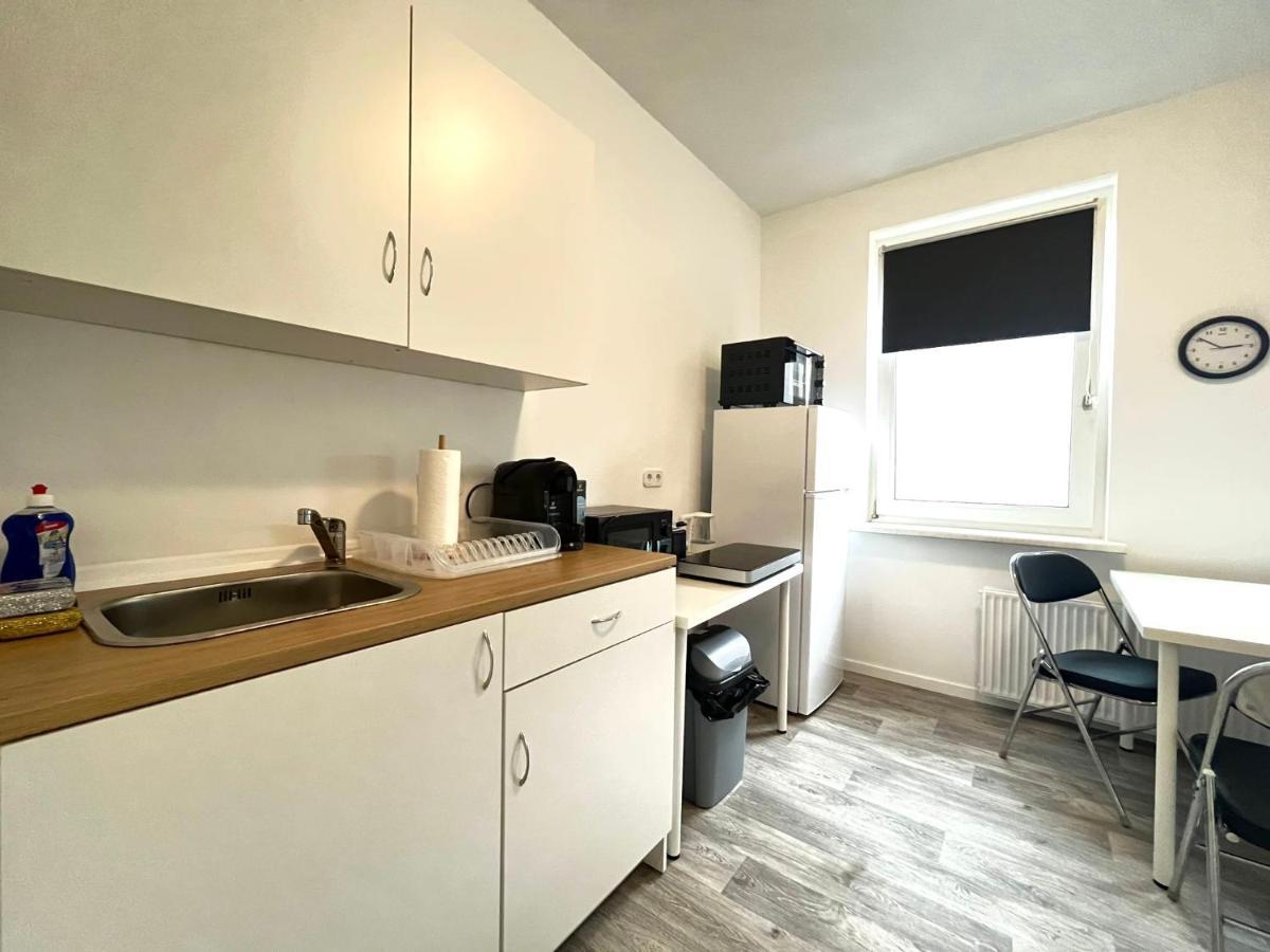 Studio-Apartments Fuer Monteure & Businessgaeste Zentral In Neumuenster Ngoại thất bức ảnh