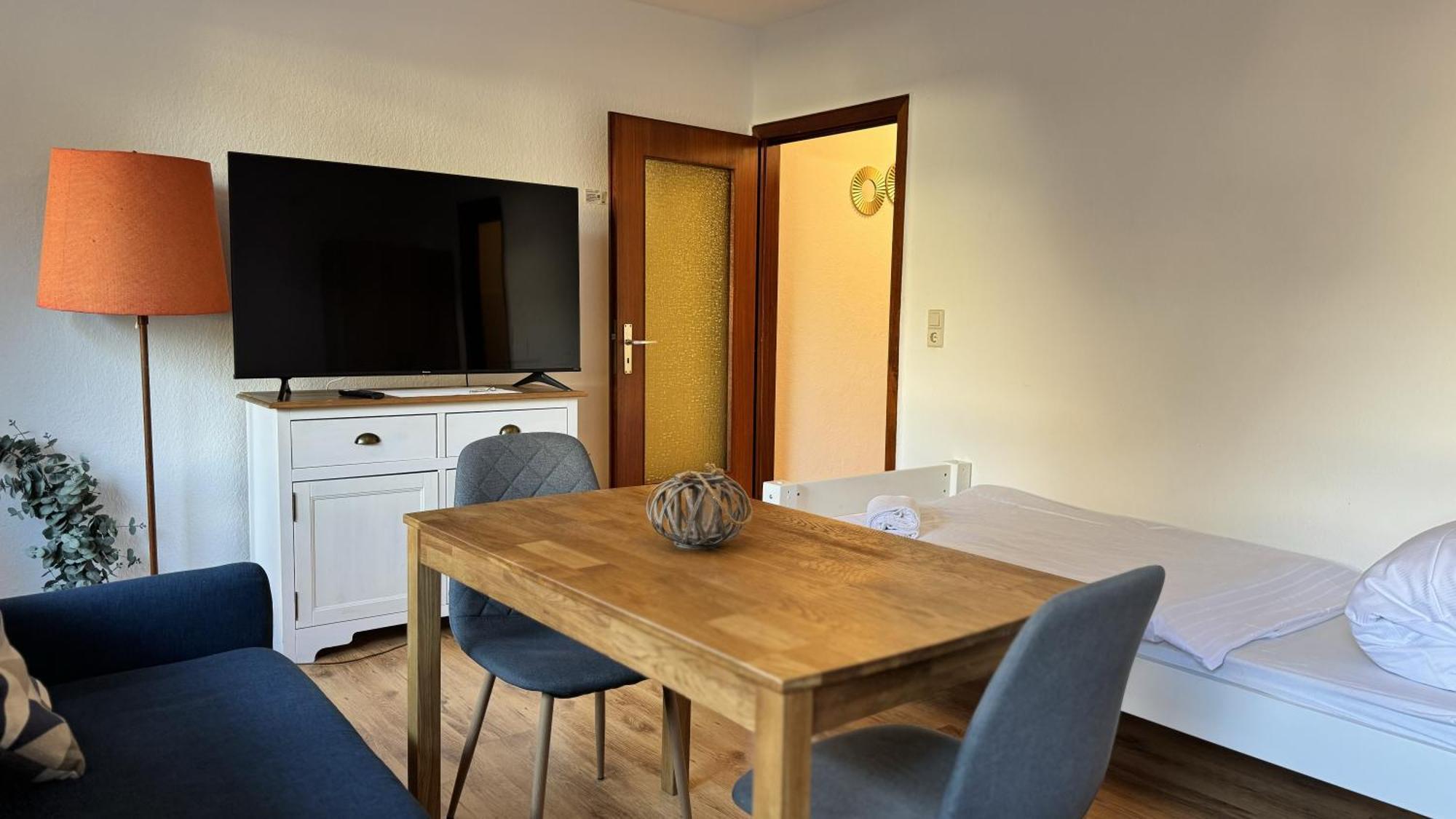 Studio-Apartments Fuer Monteure & Businessgaeste Zentral In Neumuenster Ngoại thất bức ảnh