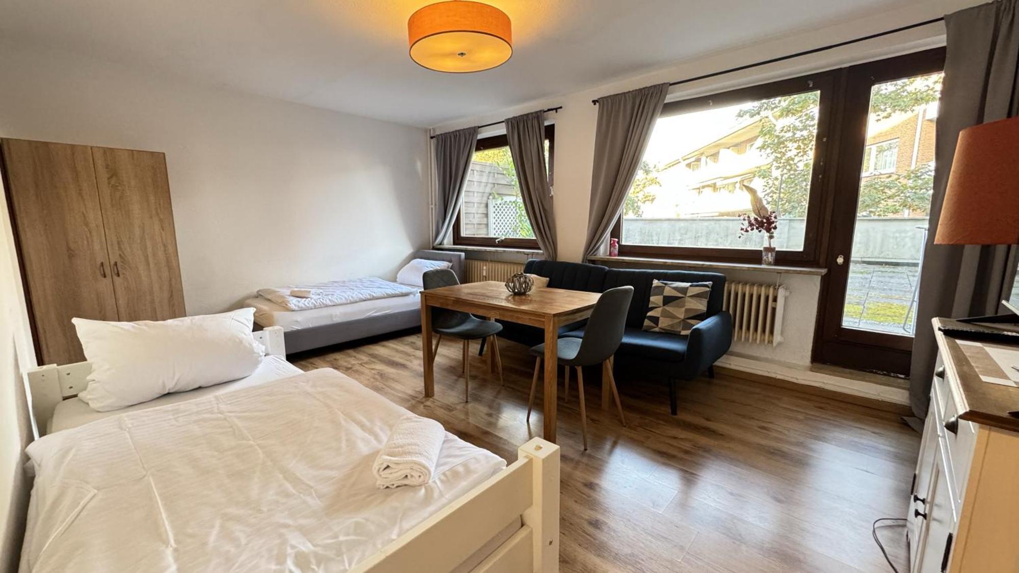 Studio-Apartments Fuer Monteure & Businessgaeste Zentral In Neumuenster Ngoại thất bức ảnh